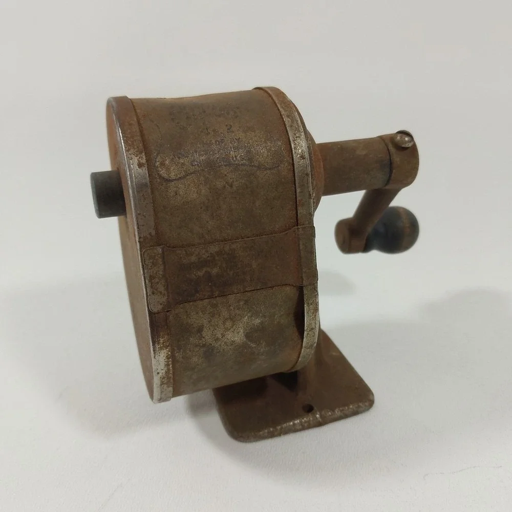 Vintage Chicago automatic pencil sharpener  HAND Crank model # 2‎ MADE IN USA